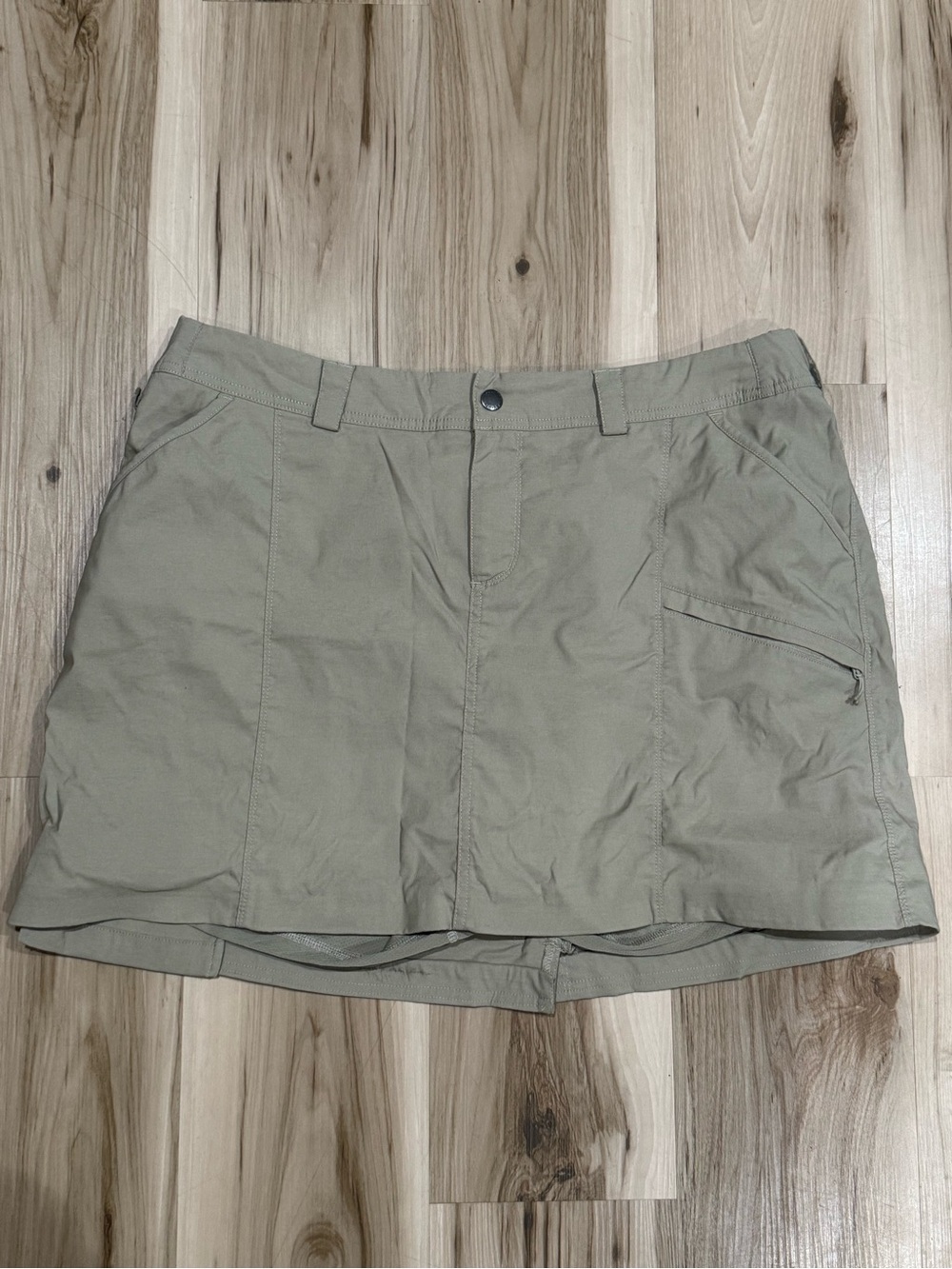 Duluth Trading Co Tan Cargo Skort Women’s 18W